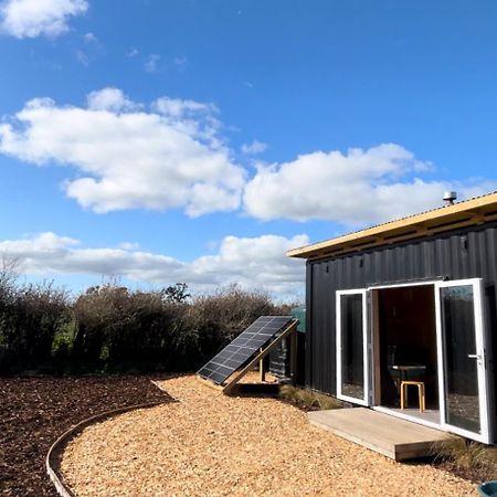 Cosy Tiny Container Cabin Carterton エクステリア 写真