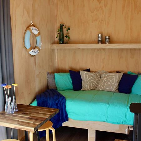 Cosy Tiny Container Cabin Carterton エクステリア 写真