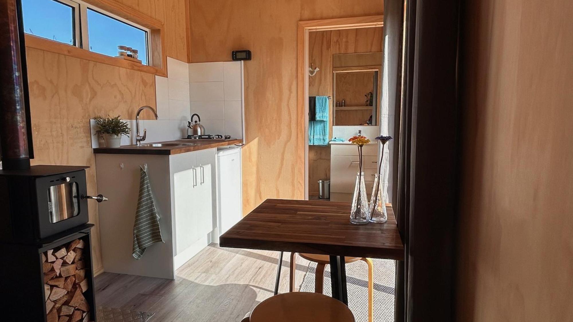 Cosy Tiny Container Cabin Carterton エクステリア 写真